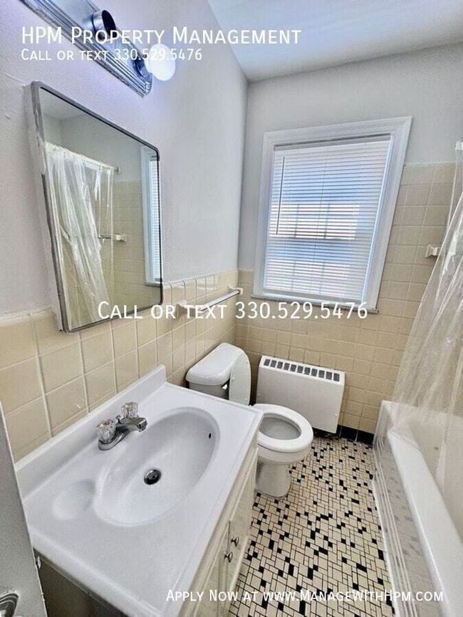 Photo - 15725 Van Aken Blvd Unit M-108