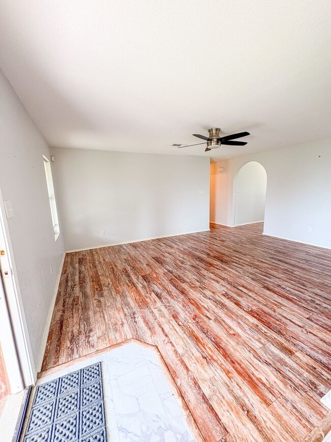 Photo - 308 Curtis Dr