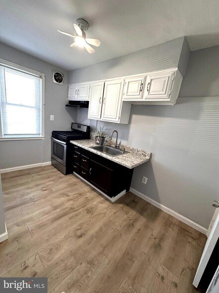 Photo - 1008 Tunbridge Rd