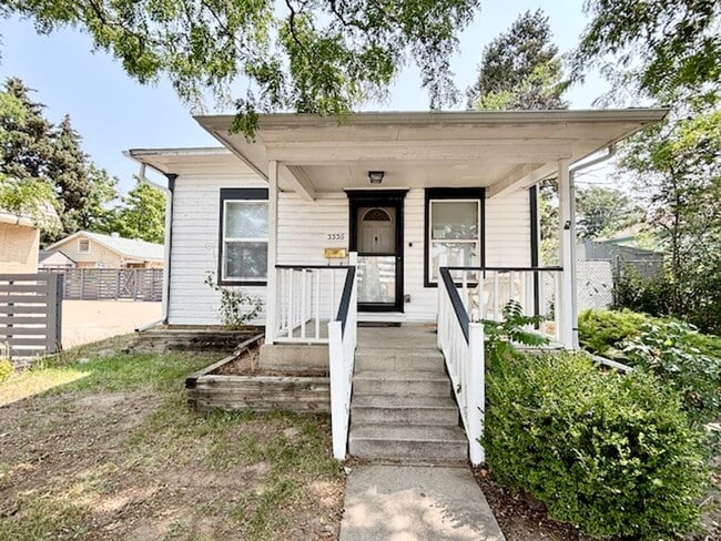 Building Photo - 2-Bedroom Bungalow Rental