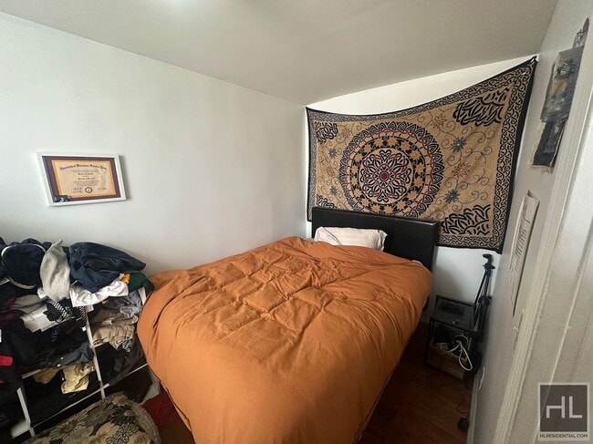 Building Photo - 35 STREET