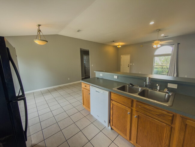 Photo - 2548 Houston Cir