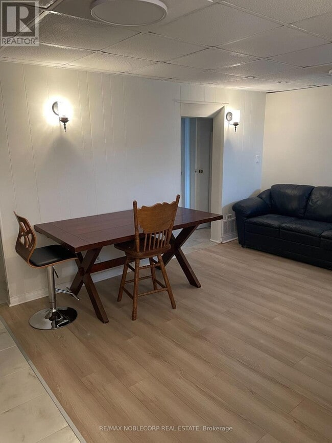 Photo - 166 Collings Ave