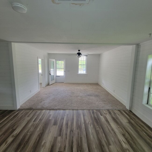 Photo - 9156 Crossville Hwy