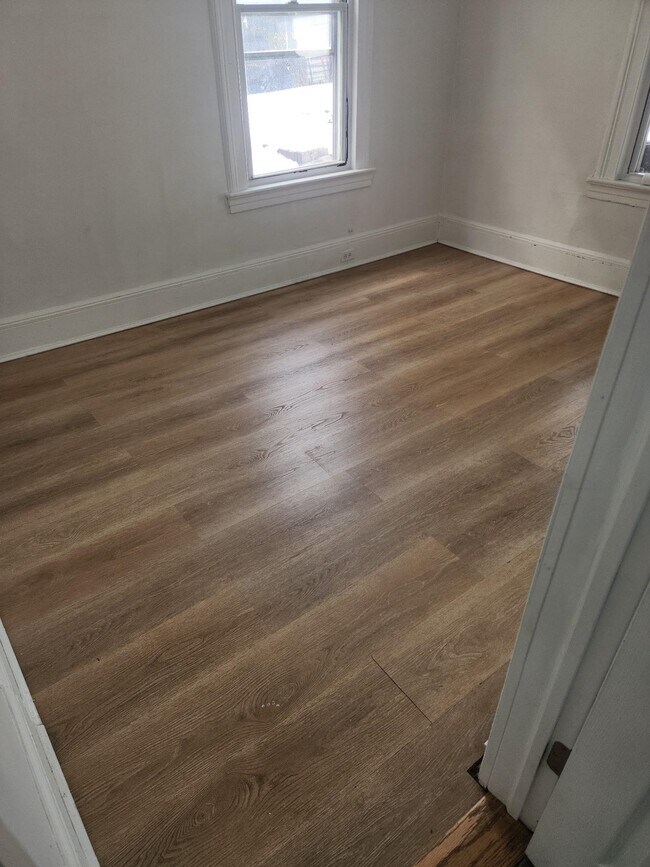 Photo - 703 Schuyler Ave Unit 1