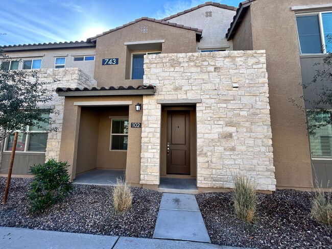 3 Bed / 2.5 Bath Gilbert Townhome GATED Co... - 3 Bed / 2.5 Bath Gilbert Townhome GATED Co...