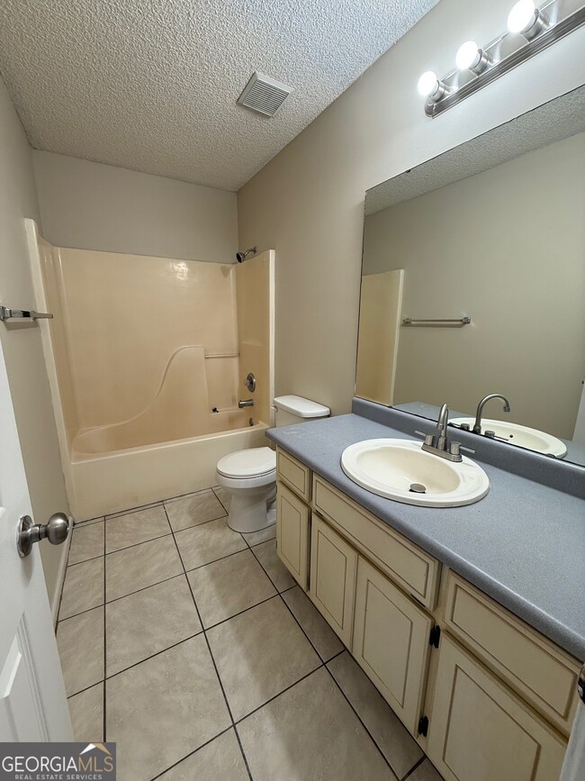 Photo - 32 Talbot Ct