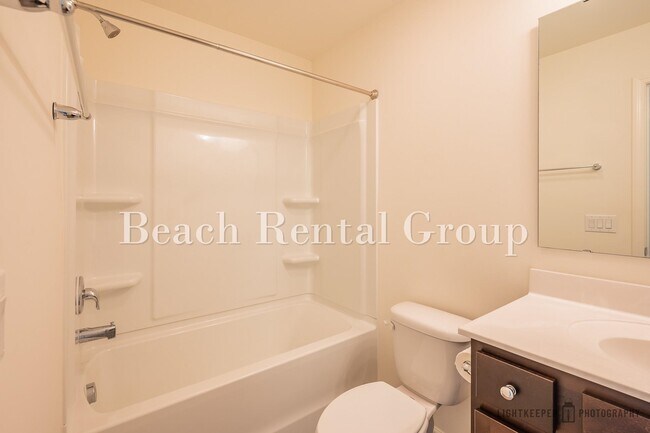 Photo - 209 Banbury Ln