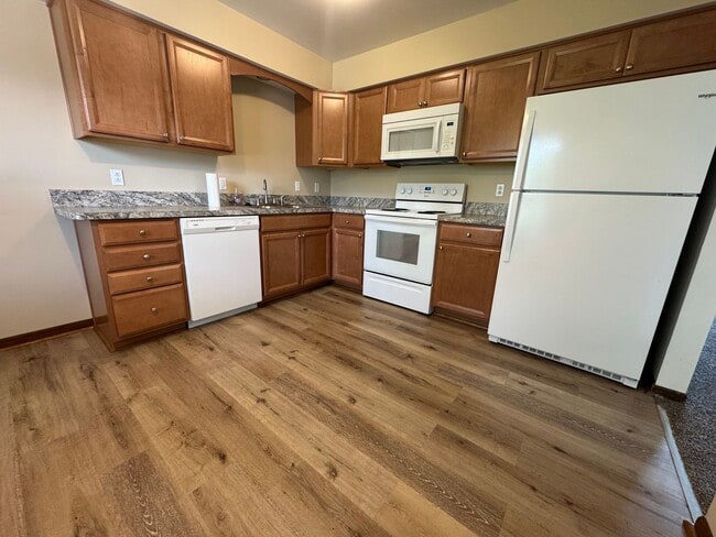 3 bedroom Perrysburg townhouse in Rossford... - 3 bedroom Perrysburg townhouse in Rossford... Unit 28932 Lem
