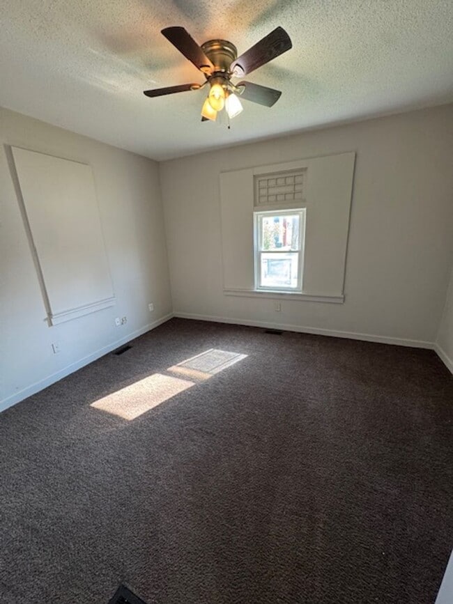 Photo - 2532 Miner St