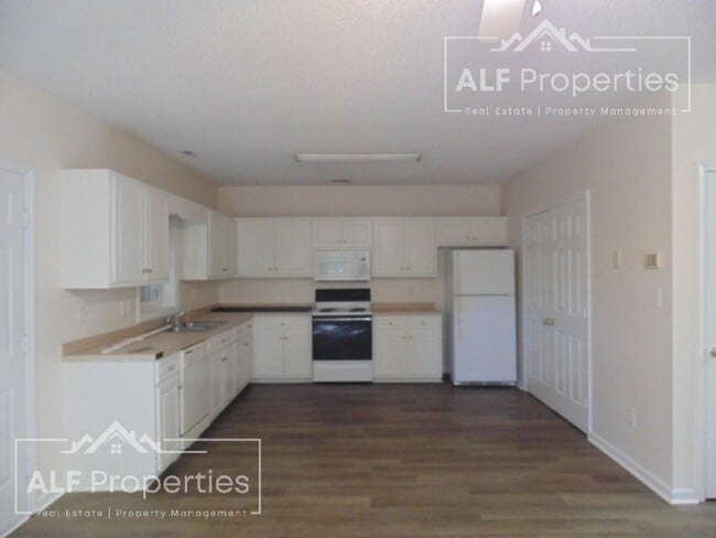Building Photo - For Rent – Newly Renovated 2BR/1BA