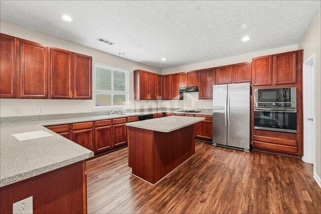 1995 Cutleaf Creek Rd SE