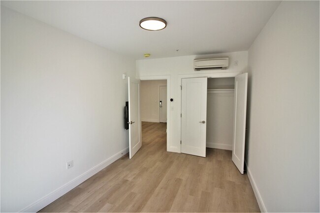 Photo - 3 New St Unidad 503