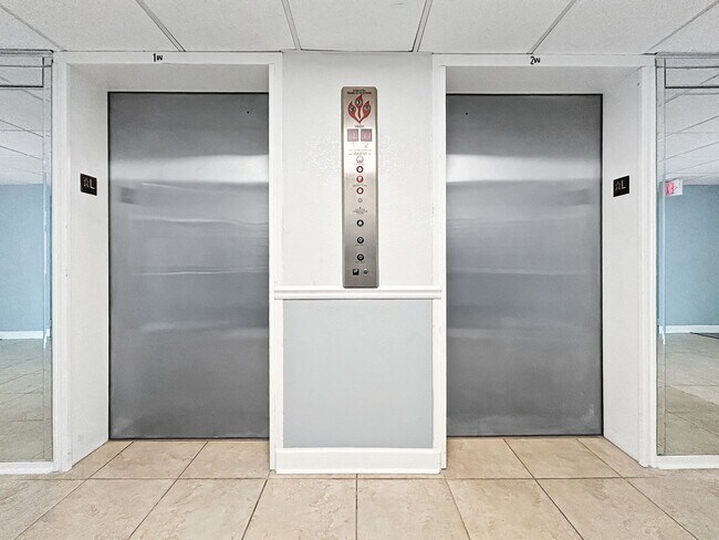 Photo - Stunning Furnished Waterfront Condo – 2 Be...