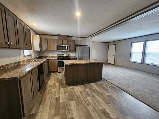 Photo - 46000 Geddes Rd