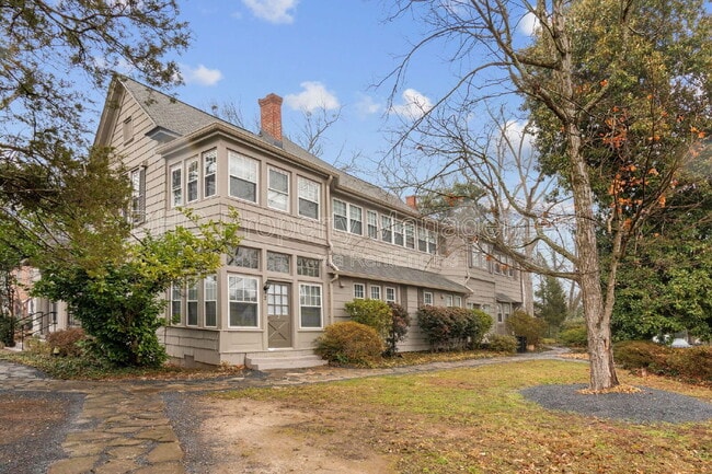 Building Photo - 3556 Main St Unit 1