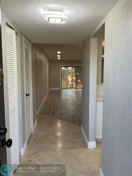 Photo - 6101 N Falls Cir Dr Unit 303