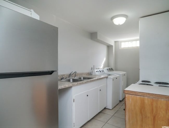 Photo - 4250 Edgehill Dr Unit 1