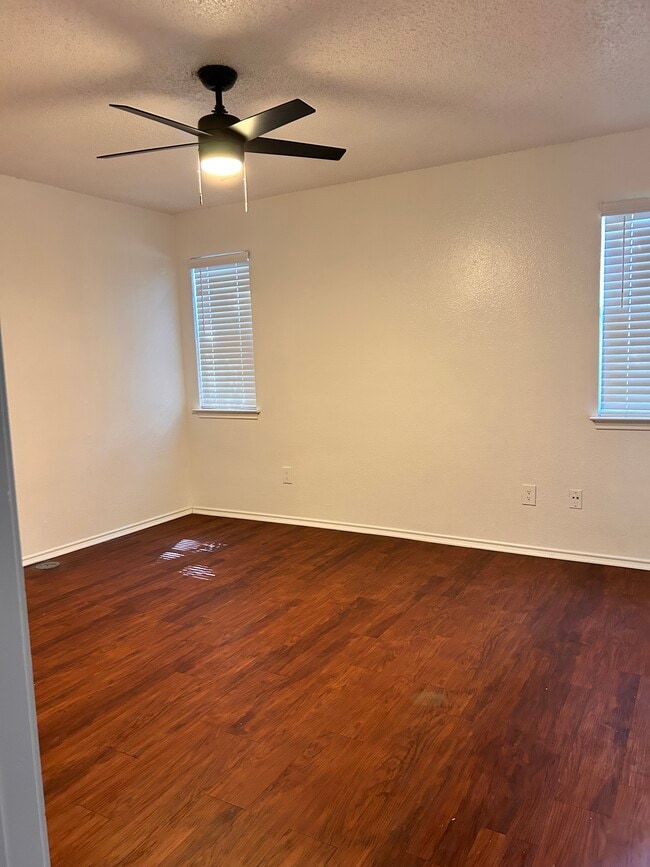 Photo - 9615 Dalewood-A