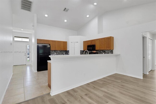 Photo - 1807 NE 28th St