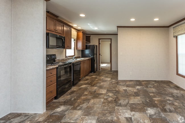 Photo - Colonial Heights