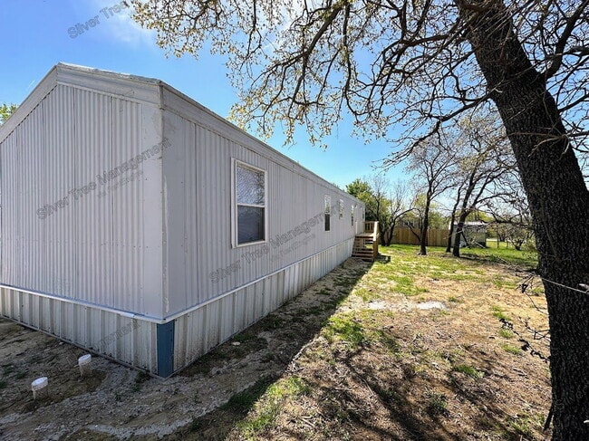 260 Lark Meadow Dr