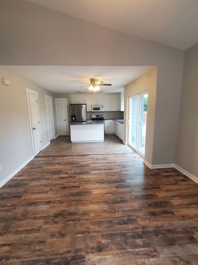 Photo - Large 4 bedroom home is SE Portland!