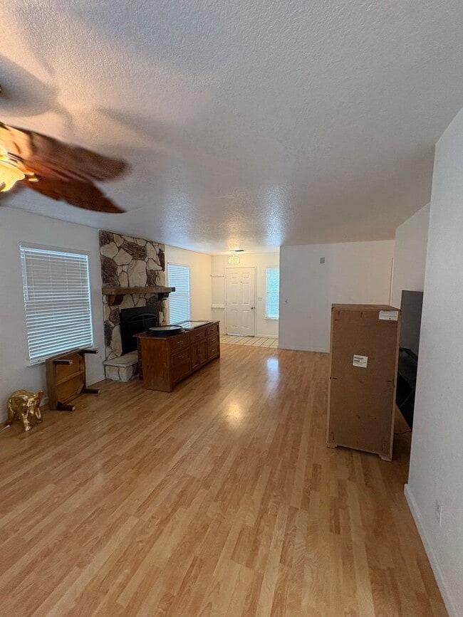 Photo - 4 Bedroom Home