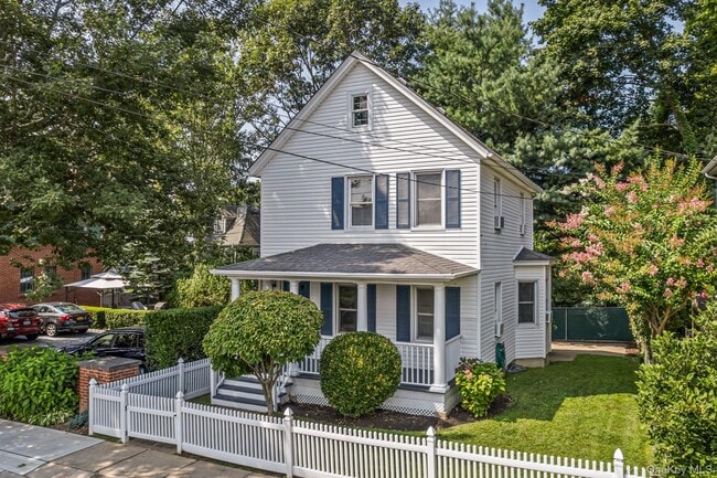 Photo - 9 Underhill Ave