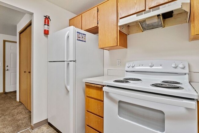Building Photo - Now Leasing at Jonathan’s Place – Modern C... Rental
