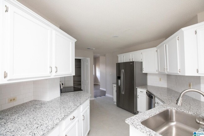 Photo - 123 Braxton Way