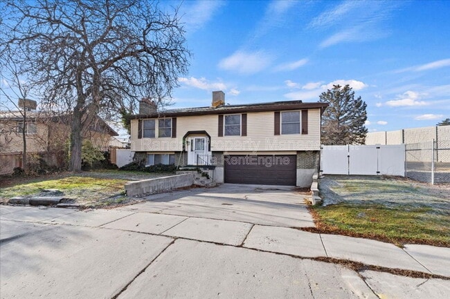 Photo - 3757 W Clermont Dr