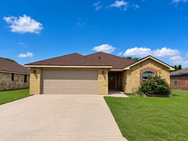 Building Photo - Elegant 3 bedroom, 2 bath home in PaulAnn COMING SOON!