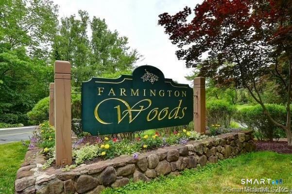 Building Photo - 4 Stonington Ct Unit 4