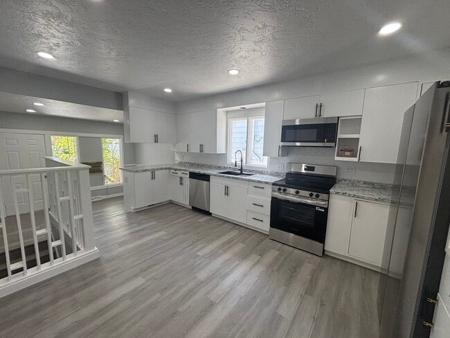 Photo - 805 Rhode Island Ave