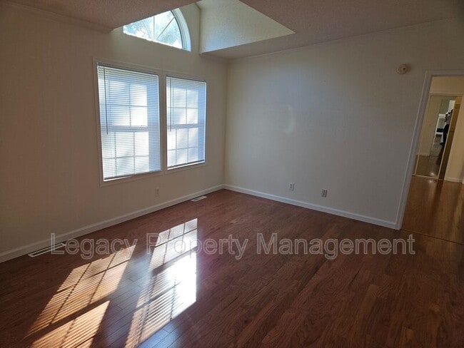 Photo - 104 Allen Ruffin Ave