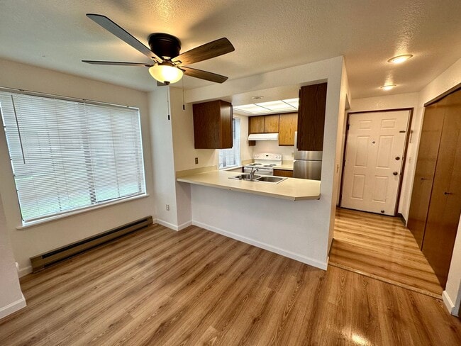 Photo - 2 Bed 1 Bath in heart of Bellingham Unit # 1