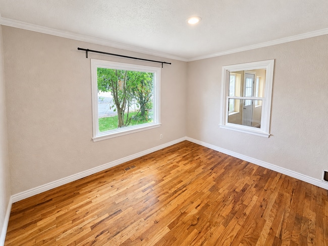 Photo - 723 Opal St