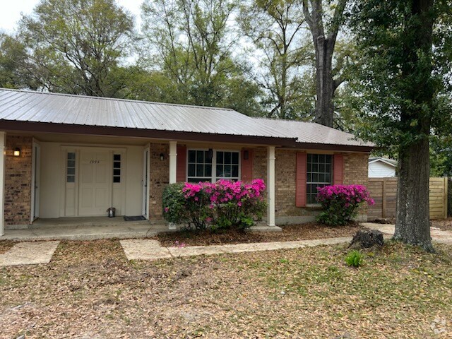 Building Photo - 1994 Lansing Dr Unit A Rental