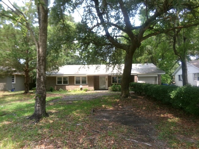 Building Photo - 804 44th Ave N