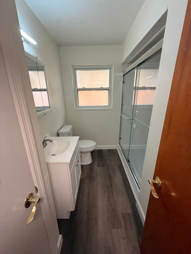 Photo - 631 Hampshire Rd