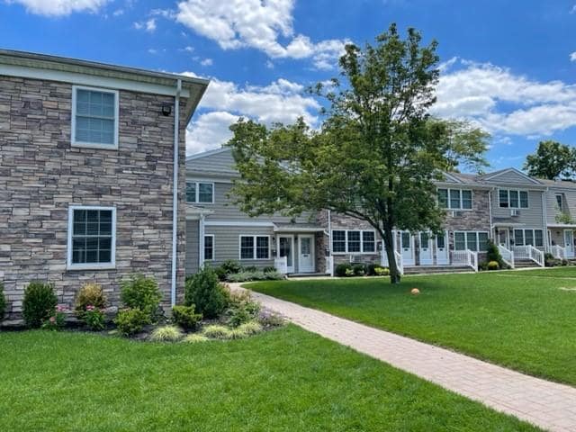 Fairfield Village At Commack