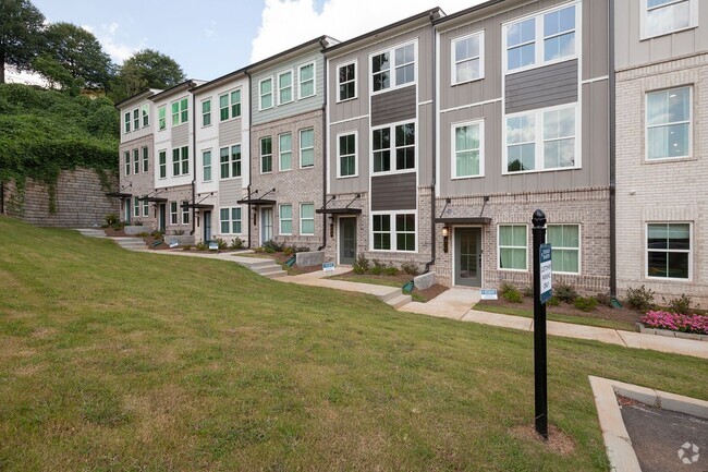 Building Photo - Newly Constructed 2/4 Townhome Directly on...