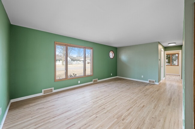 Photo - 5616 Nevada Ave N