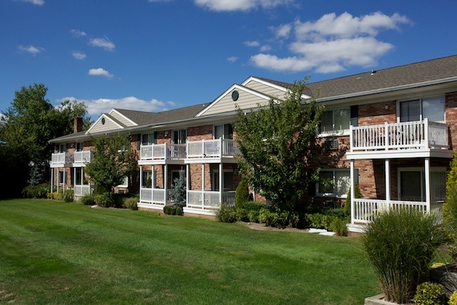 Quaint Community - Fairfield At Oakdale Apartments