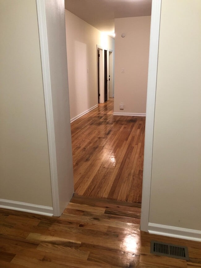 Photo - 6137 S Fairfield Ave Unit 2