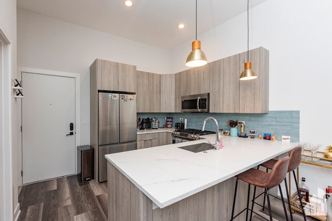 Photo - 2317 N Clark St