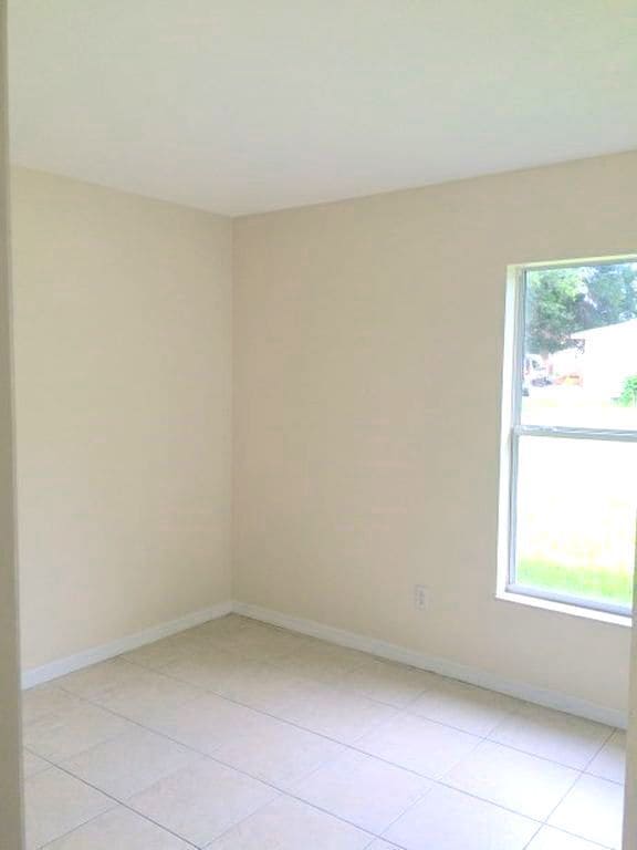 Photo - Conveniently Located 3BR/1BA Dade City Triplex NO APPLICATION FEE!