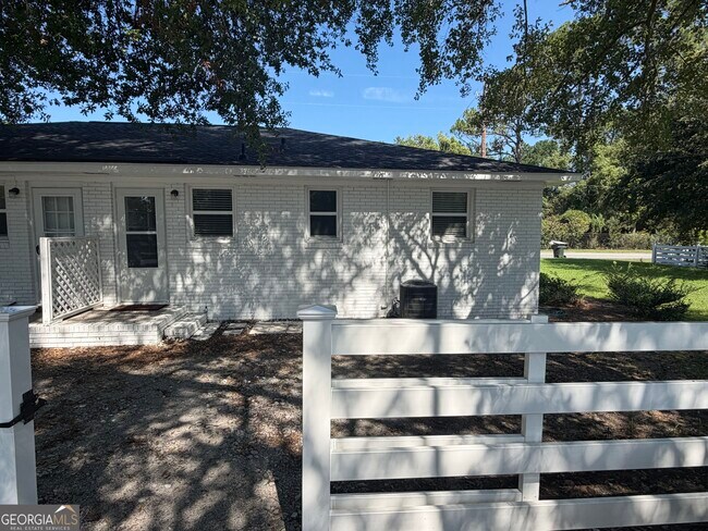 Photo - 105 Donehoo St