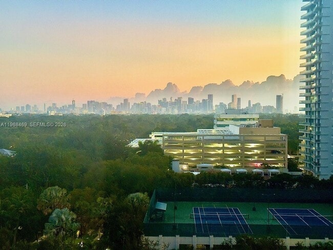 Photo - 2678 Tigertail Ave Unidad 808